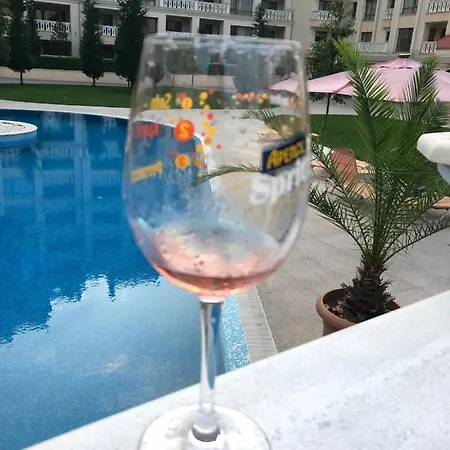 East From Paradise וארנה