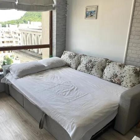 East From Paradise וארנה