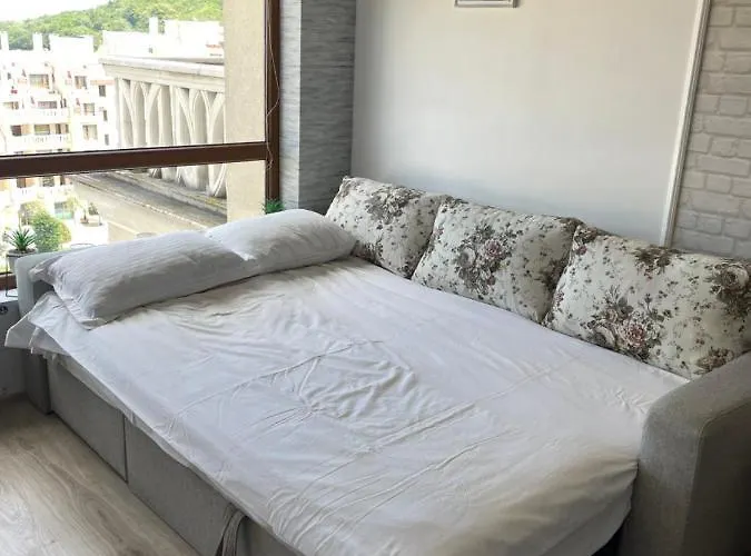 East From Paradise 바르나