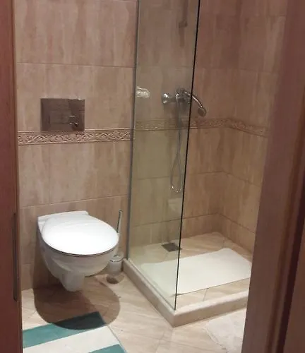 아파트 East From Paradise 바르나