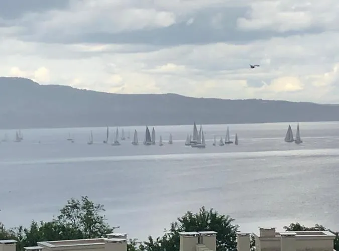 East From Paradise Apartmán